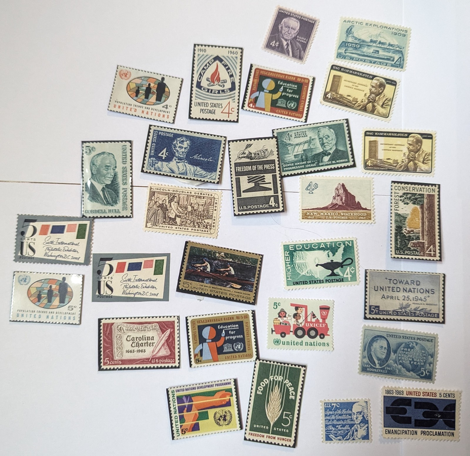 Lot Of 30 4 Cent, 5 Cent, And 7 Cent Stamps From The 1950-1970s In Hinged Cond