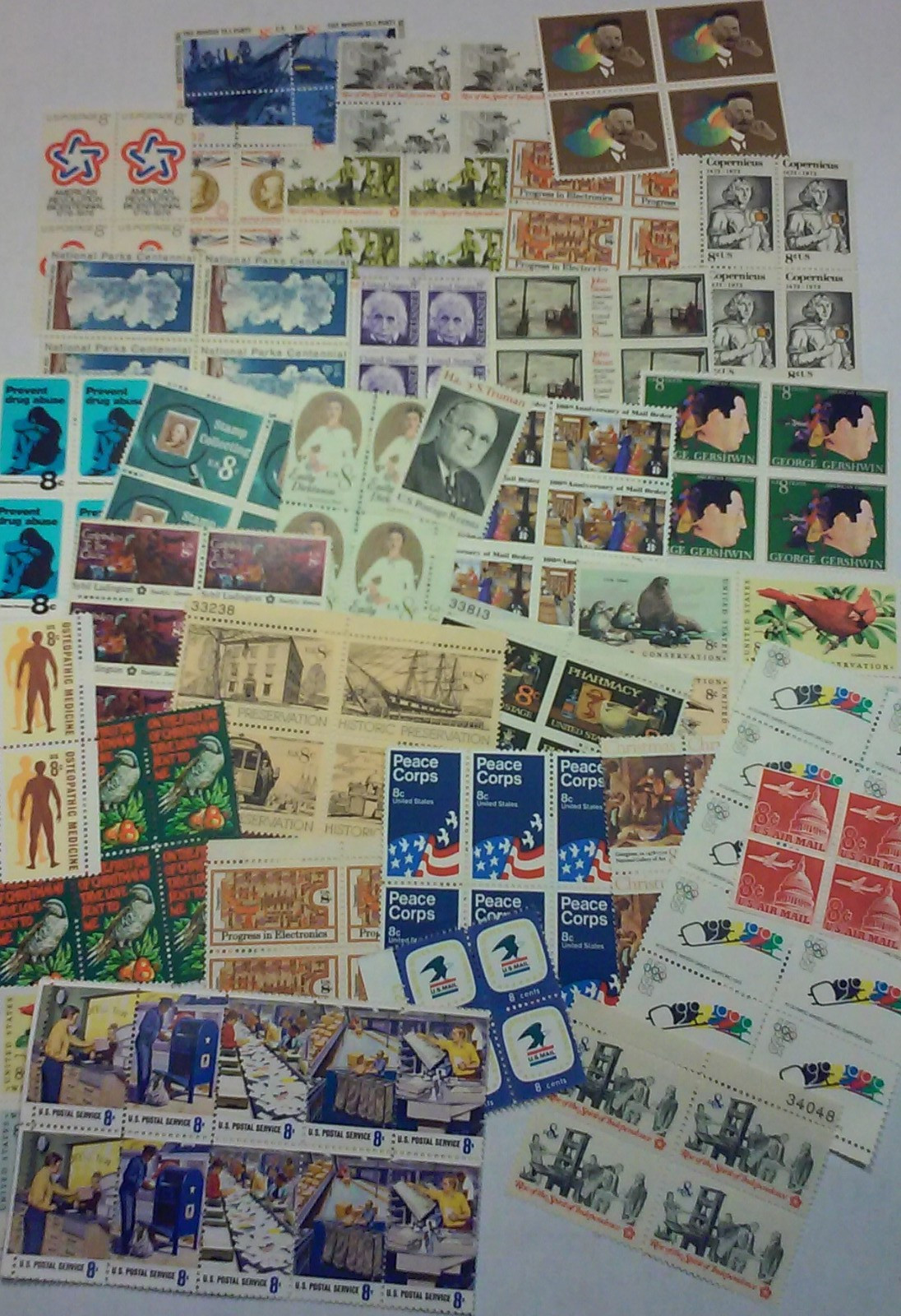 Usable 200 Assorted Mixed Multiples & Singles of 8¢ US Postage Stamps FV $16.00