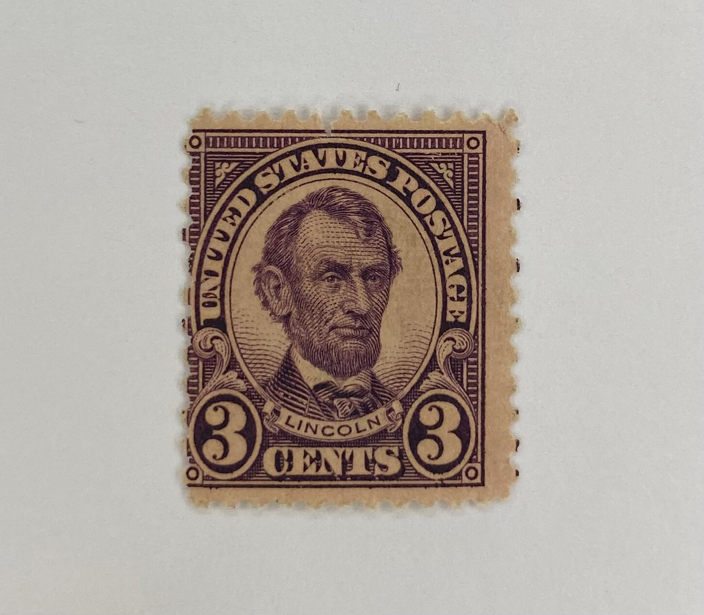 Lincoln – Rotary Press U.S. #635 purple 3 cent stamp 1926-1934 Mint OG LH M2010