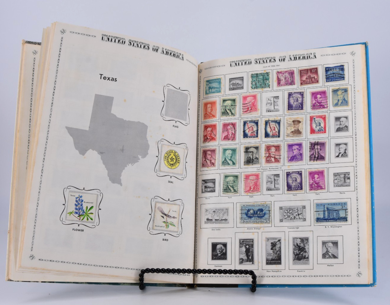 VTG FRONTIERSMAN STAMP ALBUM United States Stamps Whitman 1967 300+ Stamps