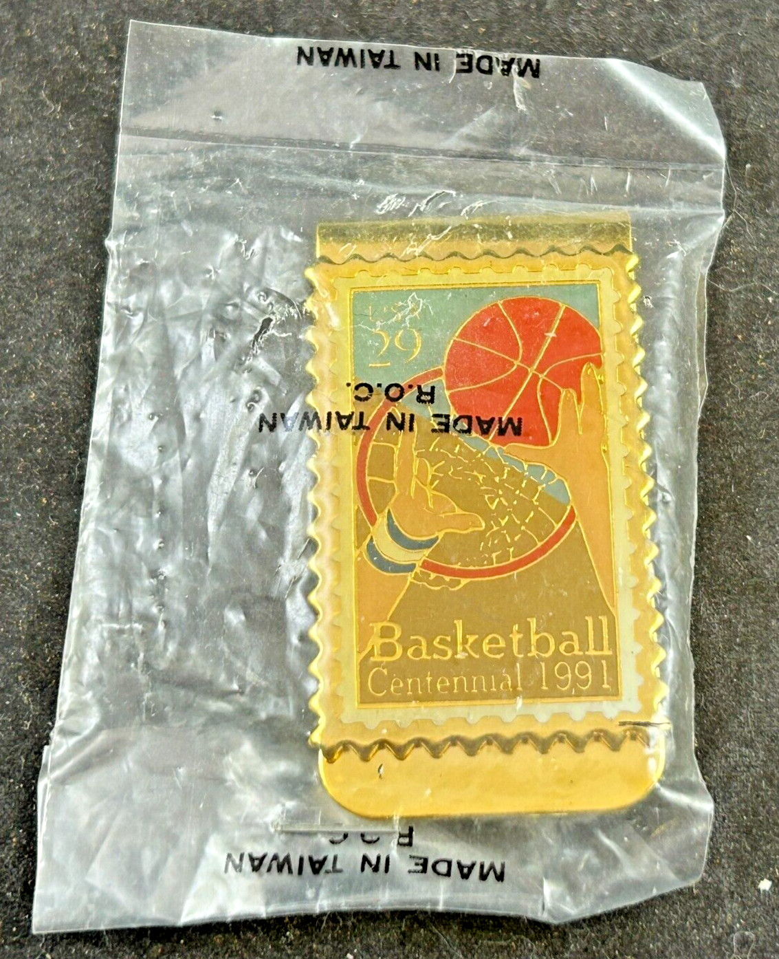 USPS USA 29 CENT BASKETBALL CENTENNIAL 1991 GOLD TONE POSTAGE STAMP MONEY CLIP