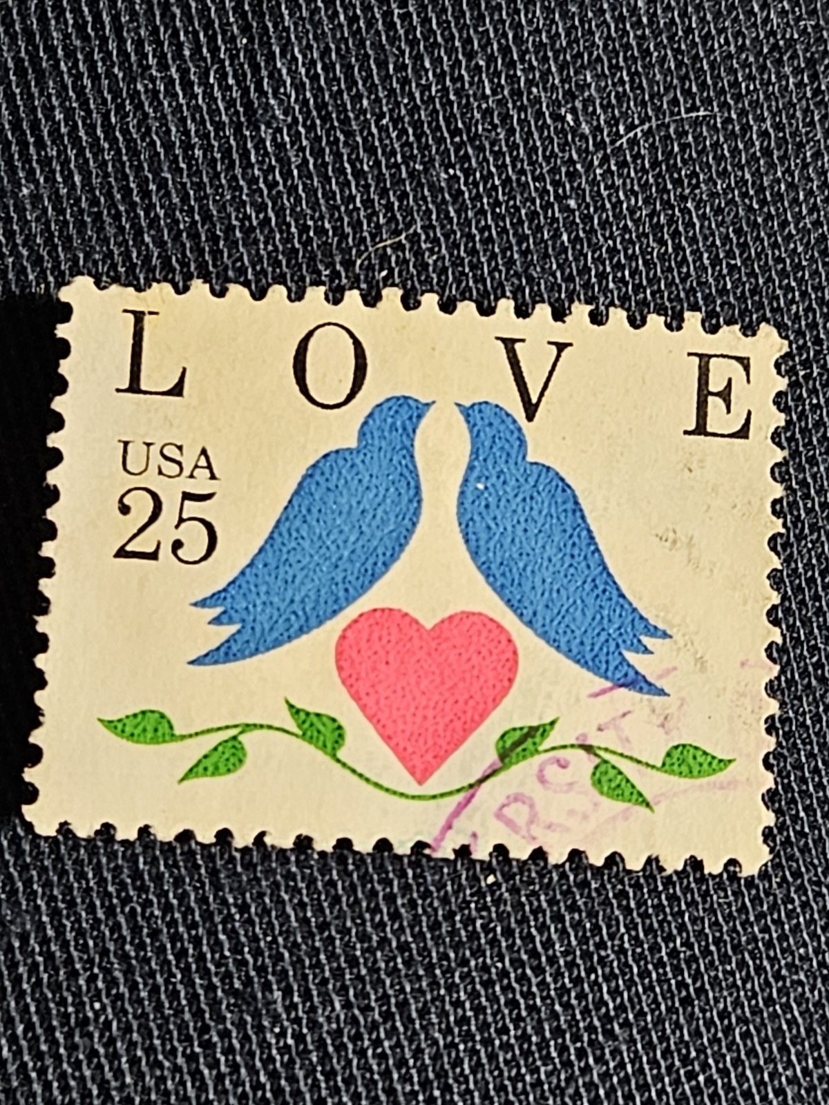 1990 U.S Postage Stamp Scott #2441 Love Birds 25 Cent