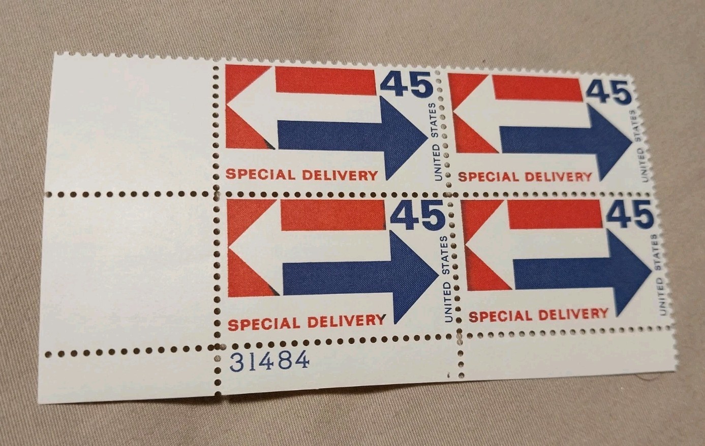 4 postage stamps Special Delivery 45 Cents United States Unused