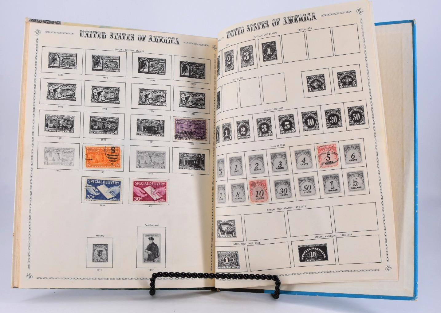 VTG FRONTIERSMAN STAMP ALBUM United States Stamps Whitman 1967 300+ Stamps