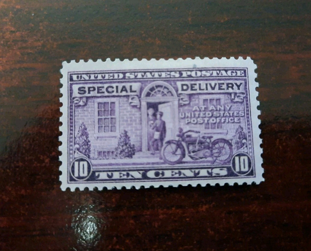 US SPECIAL DELIVERY “Messenger & Motorcycle” 10 CENTS 1927 Stamp, Unposted