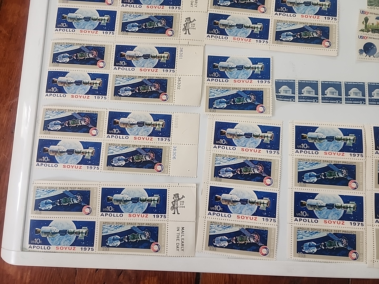 Vintage Lot of 105 Unused 10 Ten Cent U.S. Post Office Postage Stamps